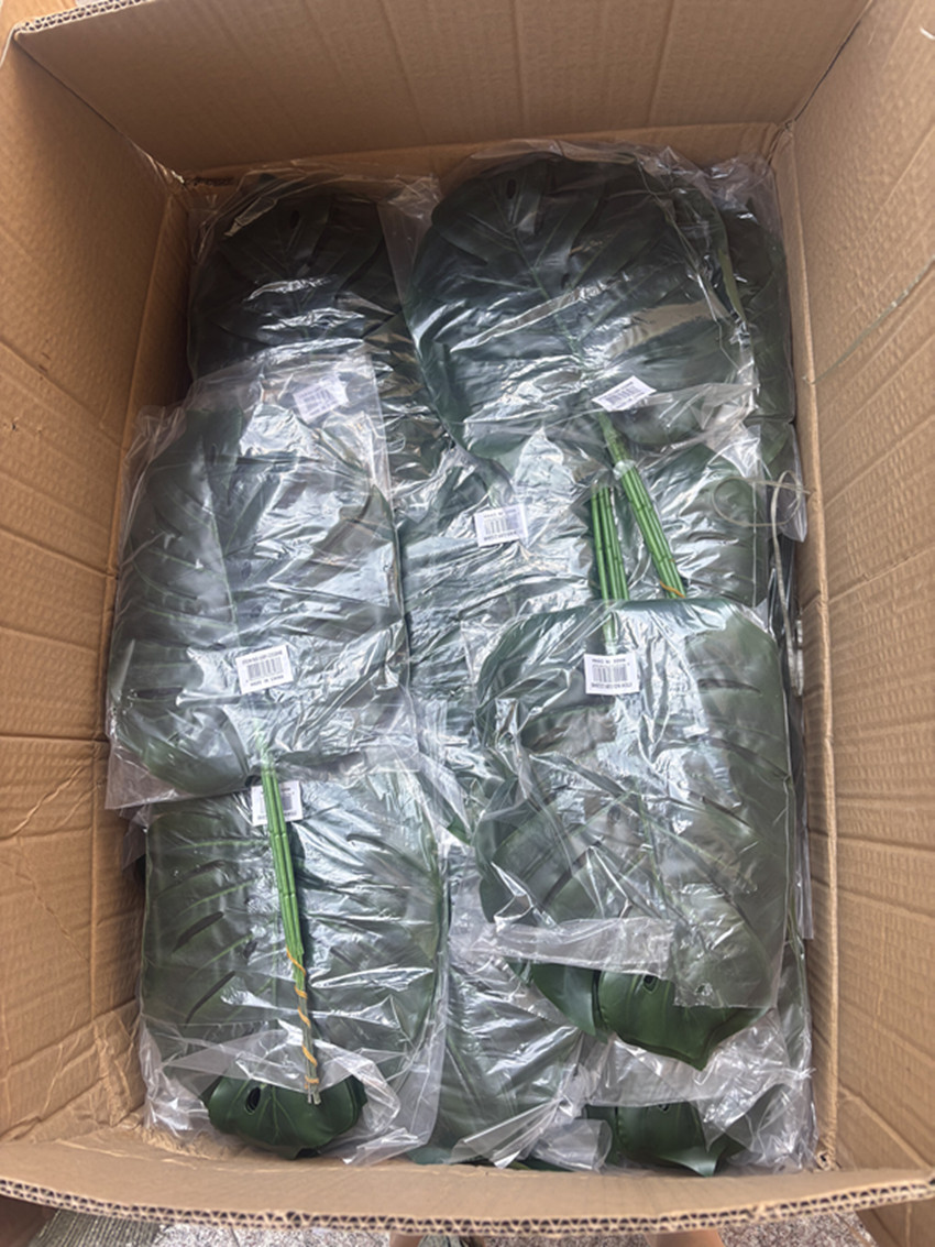 0.6oz Artificial Monstera Leaf Stem, Forest-Green 9"X11"X19" - Image 3